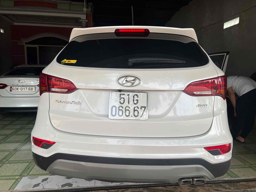 Hyundai Santa Fe Xăng  50.000 km 1 đời chủ. Mua bán Ô tô tại Thành phố Dĩ An Bình Dương được đăng bởi Bảo Khang hình 5