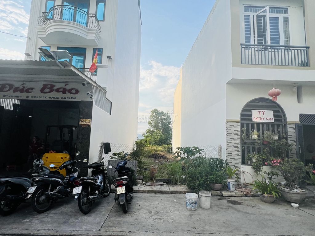 Bán đất Hòn Rớ 2 diện tích 95m² phía sông giá 3 tỷ.