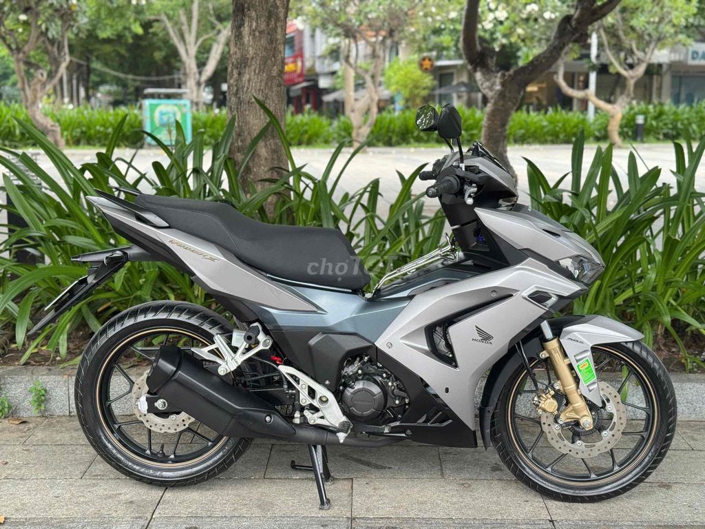 Honda Winner X V3 ABS 150 2023 матовый серебристый 7000 км с гос. номером Хошимина