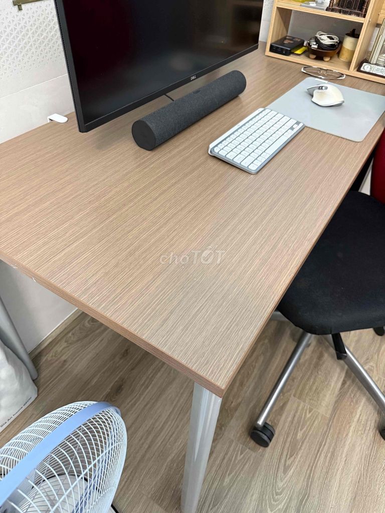 Bàn làm việc Hòa Phát 140cm x 70cm Kem chân sắt. Mua bán Đồ dùng văn phòng tại Quận Gò Vấp Tp Hồ Chí Minh được đăng bởi Văn hình 1