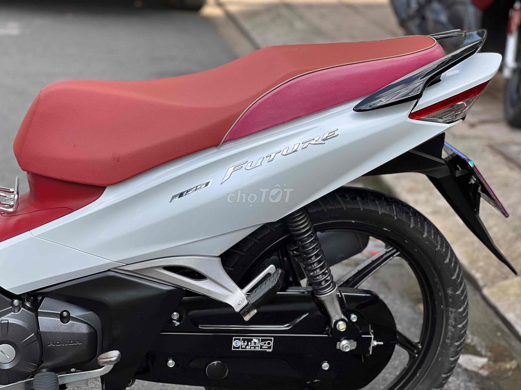 Honda Future FI 2024 Trắng Đỏ. Mua bán Xe máy tại Quận Ô Môn Cần Thơ được đăng bởi Huỳnh Thắng hình 9