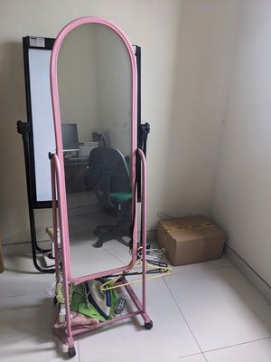 Gương Soi Toàn Thân Có Bánh Xe. Mua bán Nội thất, đồ gia dụng khác tại Thành phố Dĩ An Bình Dương được đăng bởi Trần 