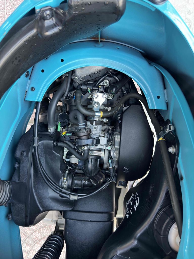 VESSPA SPINT-2022  Màu xanh nguyên zin từ trong hs. Mua bán Xe máy tại Quận Phú Nhuận Tp Hồ Chí Minh được đăng bởi vespa cũ PiAGIO Cao Cấp TUẤN CƯƠNG SAIGON  hình 3