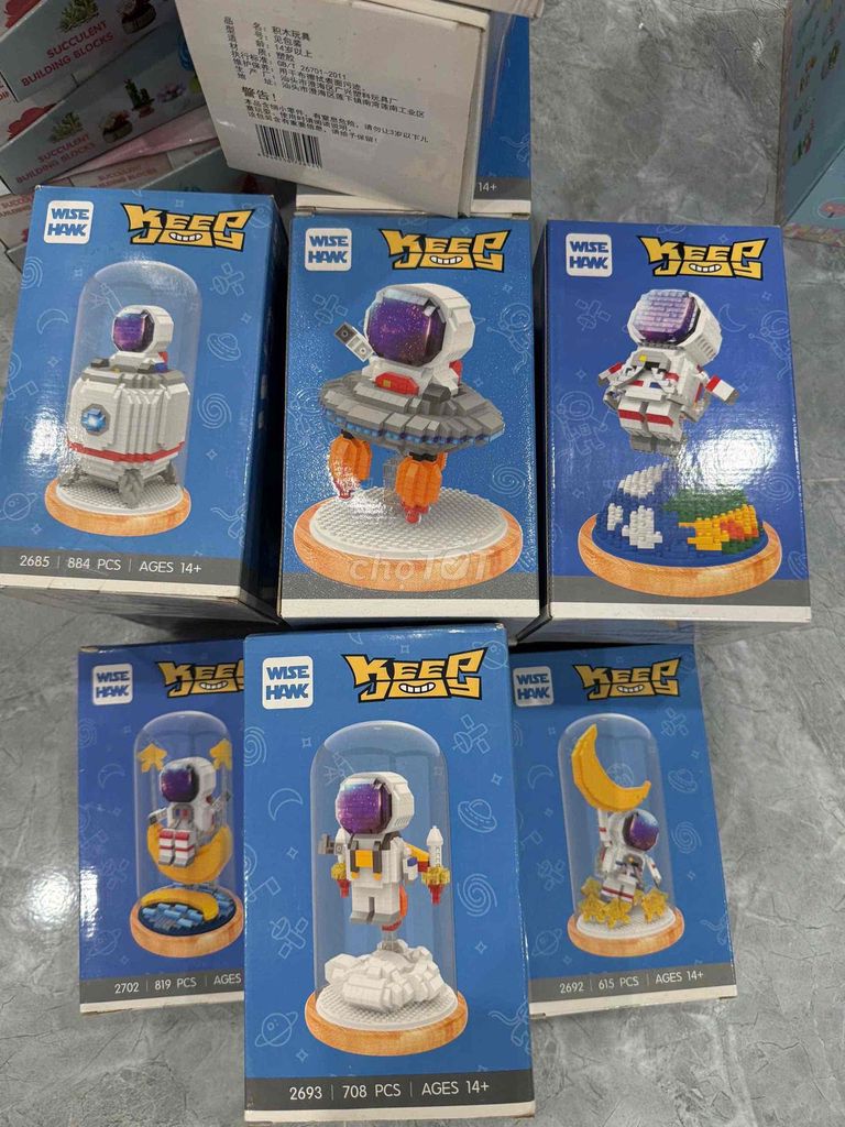Mô hình Keeph Phi hành gia Nhựa 14+