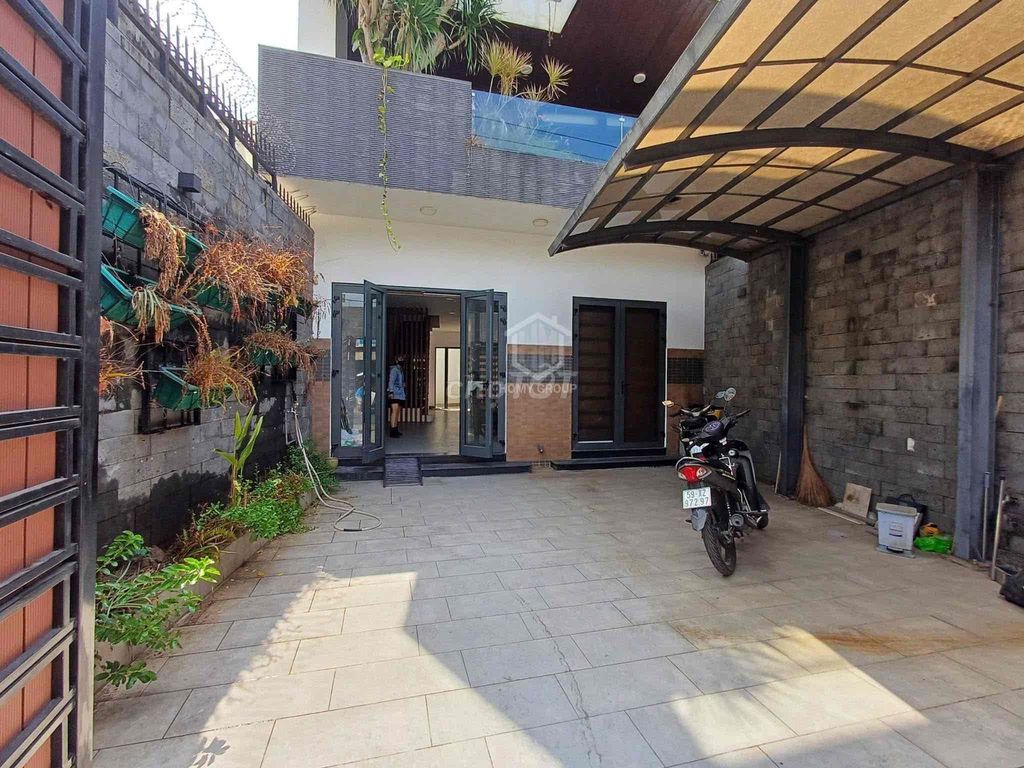 Rent · 5 bd · 147 м² · Thành phố Thủ Đức, ул. 0972980239