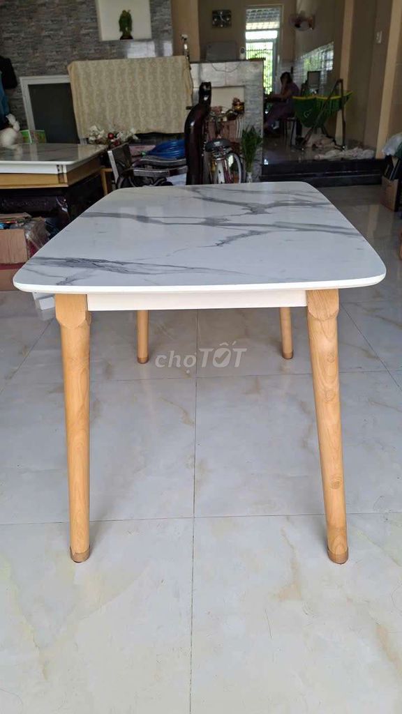 Bàn ăn Chân gỗ mặt giả đá Trắng vân đá Như mới. Mua bán Bàn ghế tại Huyện Nhà Bè Tp Hồ Chí Minh được đăng bởi Nguyen Thi Thu Ha hình 1