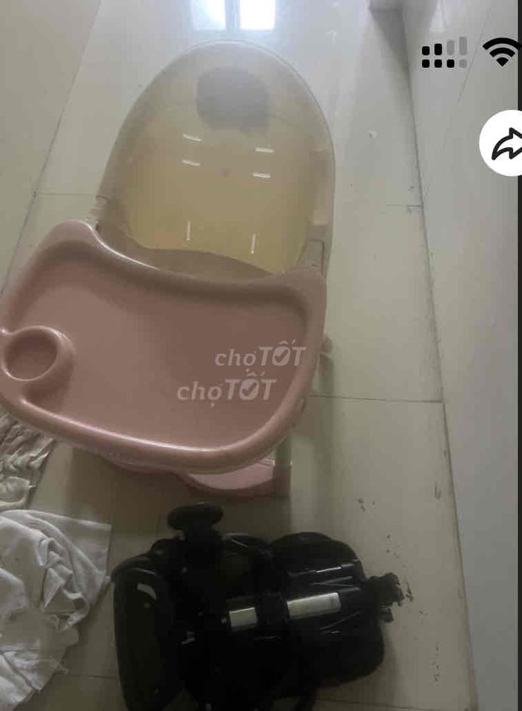 Ghế ăn dặm điều chỉnh độ cao ngả lưng hồng. Mua bán Mẹ và bé tại Quận Cẩm Lệ Đà Nẵng được đăng bởi Tuan hình 1