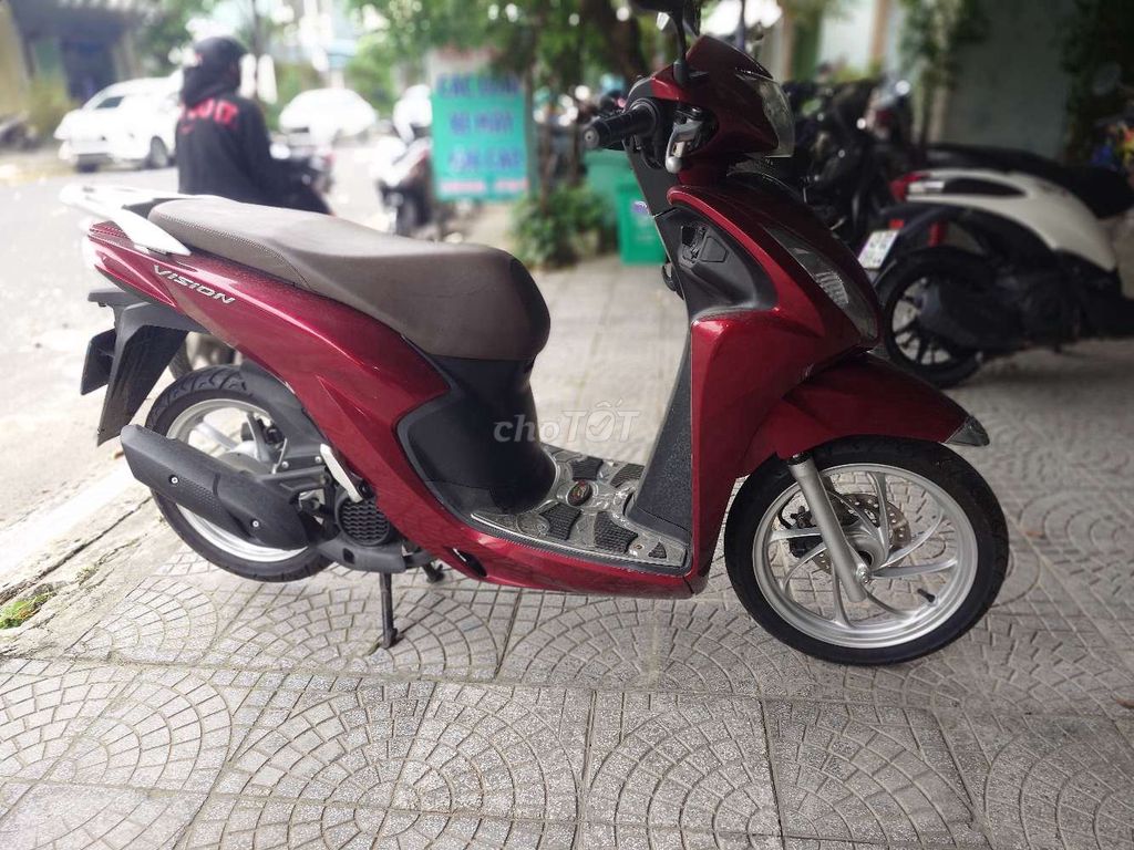 Honda Vision Đỏ 9000km. Mua bán Xe máy tại Quận Cẩm Lệ Đà Nẵng được đăng bởi Rain hình 2