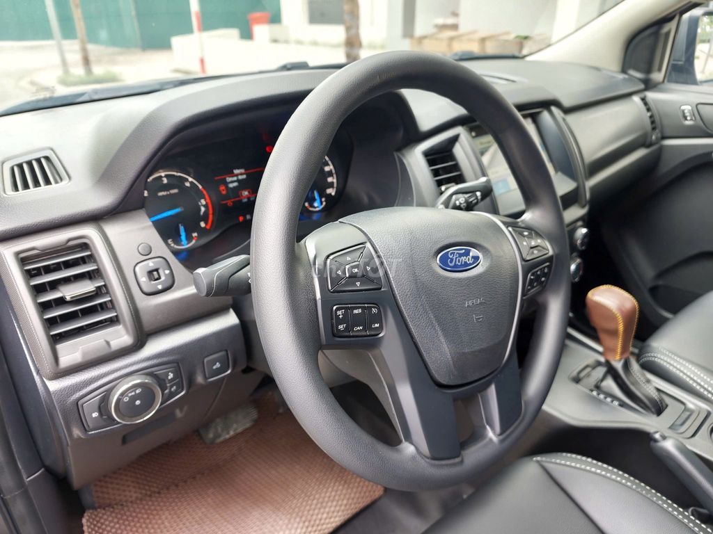 Ford Ranger XLS AT 2022 1 cầu Xám