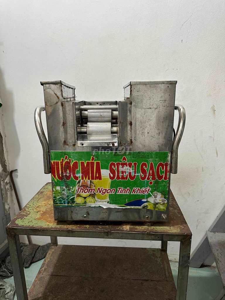 Máy ép nước mía Mini để bàn Kim loại cũ. Mua bán Đồ chuyên dụng, Giống nuôi trồng tại Quận Hoàng Mai Hà Nội được đăng bởi Dương Kiên  hình 1