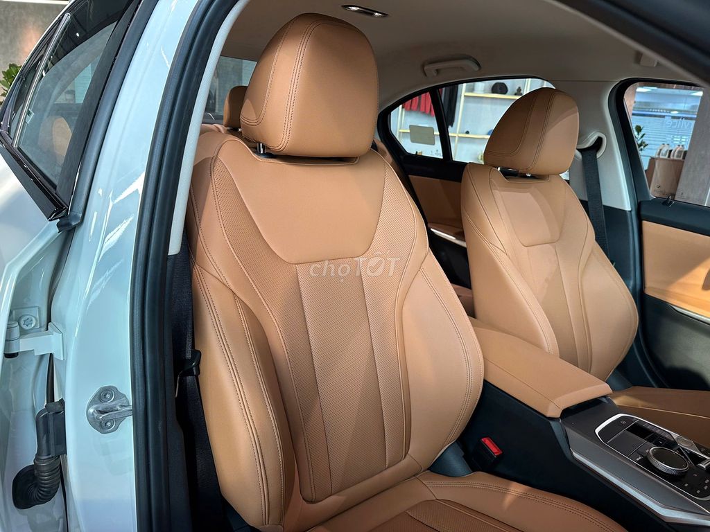 BMW 320I 2025 photo 5