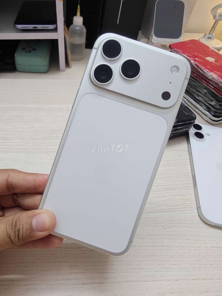 Apple iPhone 17 Pro Max 256GB Trắng 99%. Mua bán Điện thoại tại Quận 4 Tp Hồ Chí Minh được đăng bởi Nguyễn Nhân hình 1