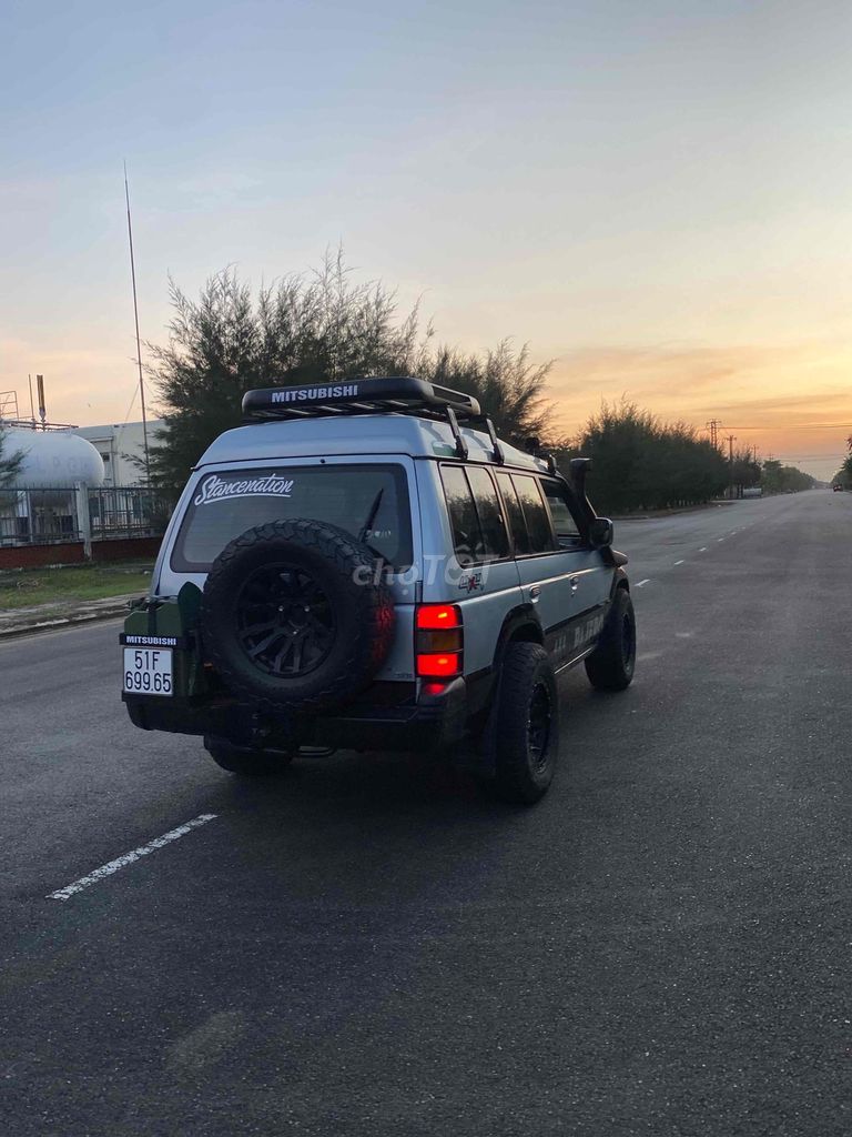 Mitsubishi Pajero Sport 1993 - 100000 km