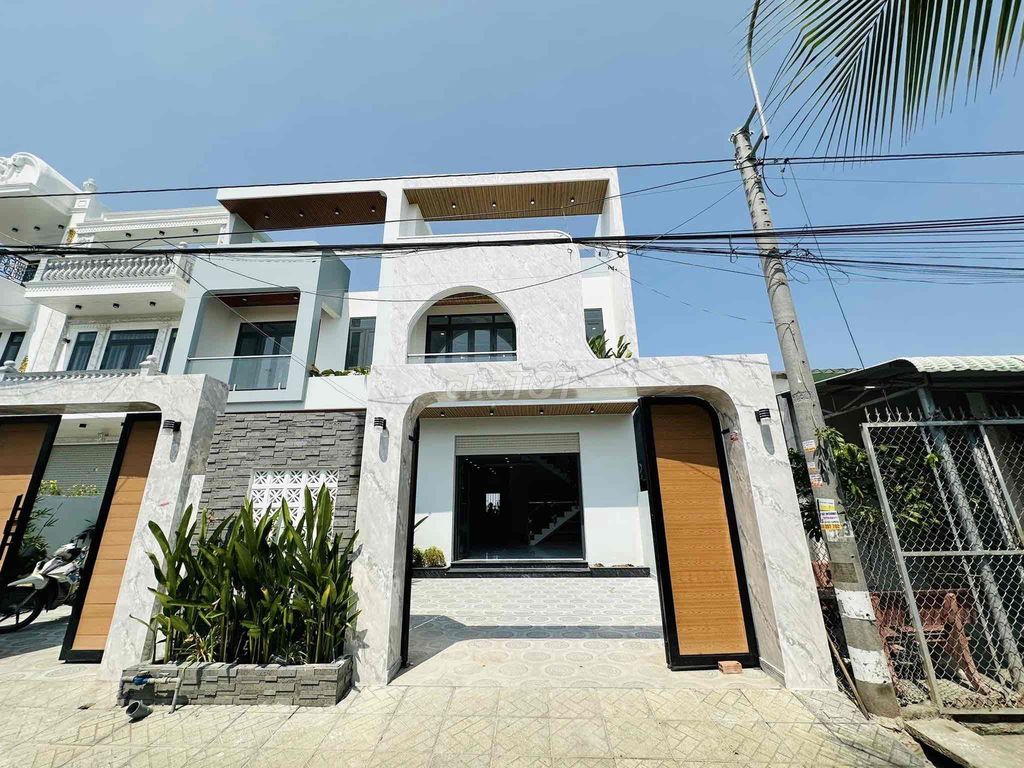 Nhà mới xây ra riêng cho con nhưng không có nhu cầu ở nên bán gấp. Mua bán nhà ở tại Huyện Bình Chánh Tp Hồ Chí Minh được đăng bởi Kim Ngân hình 2