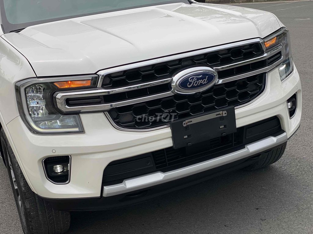 Ford Everest 2023 Titanium 2.0 AT 4x2 - 29000km. Mua bán Ô tô tại Quận Thanh Xuân Hà Nội được đăng bởi ĐÀM HÙNG CAR  hình 4