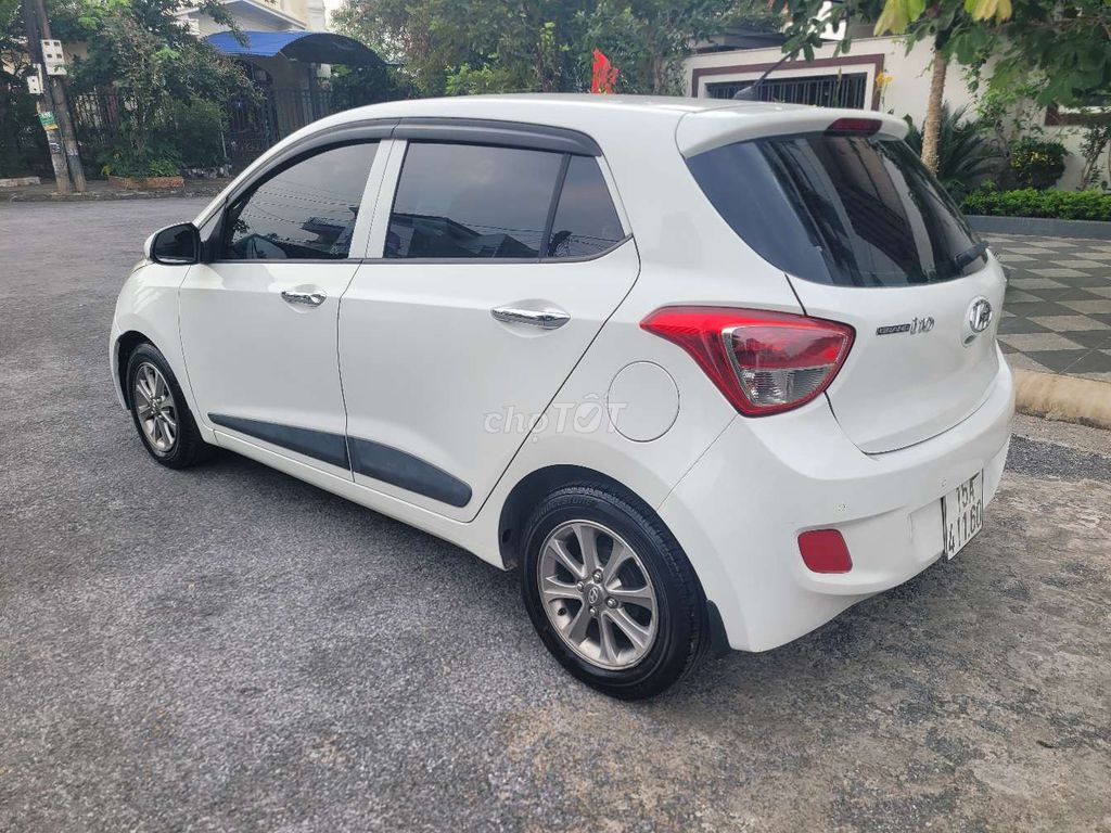 Hyundai i10 2015 1.2 AT Автомат Белый Импортный