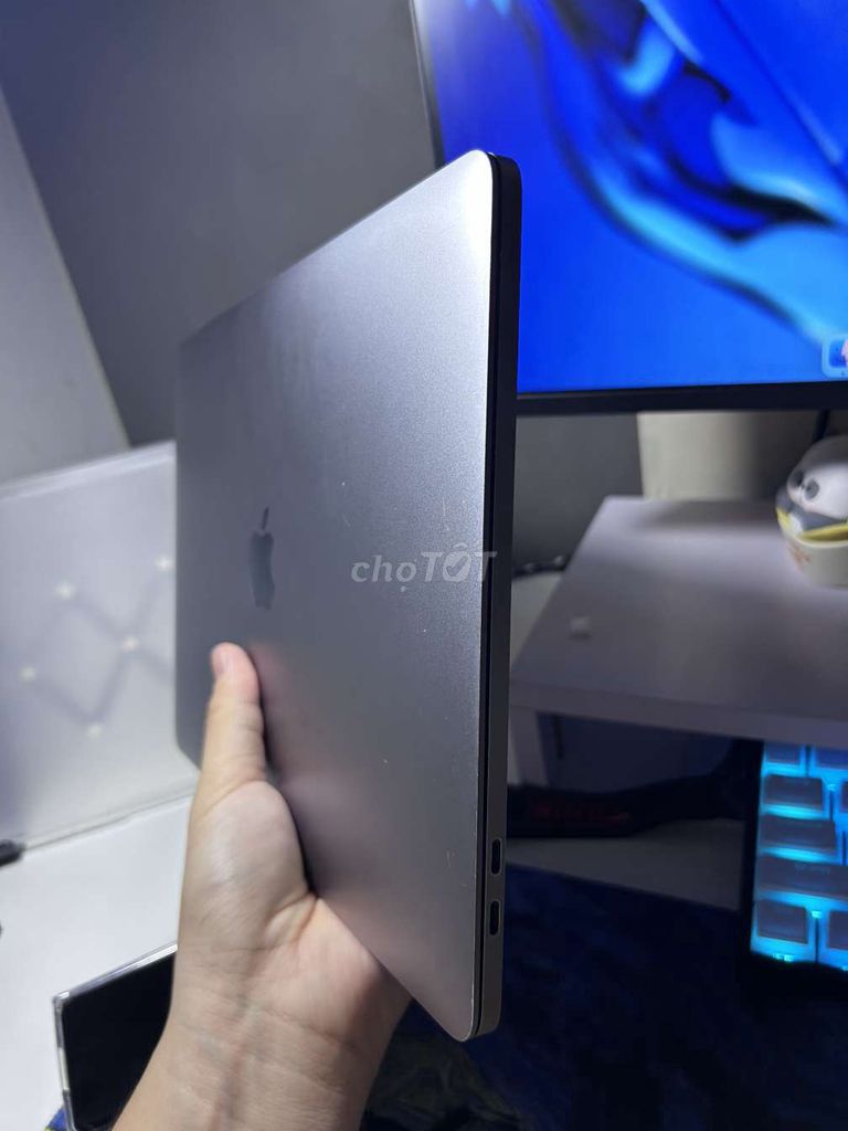 Apple Macbook Pro 2018 i5 8GB/256GB. Mua bán Laptop tại Thành phố Dĩ An Bình Dương được đăng bởi Tech Vi hình 1