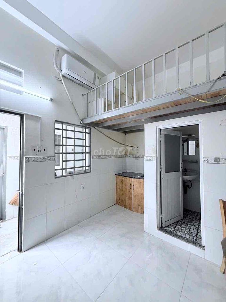 Cho Thuê Phòng Gác Giá Rẻ Gần Luỹ Bán Bích - Âu Cơ - Đại Học Văn Hiến