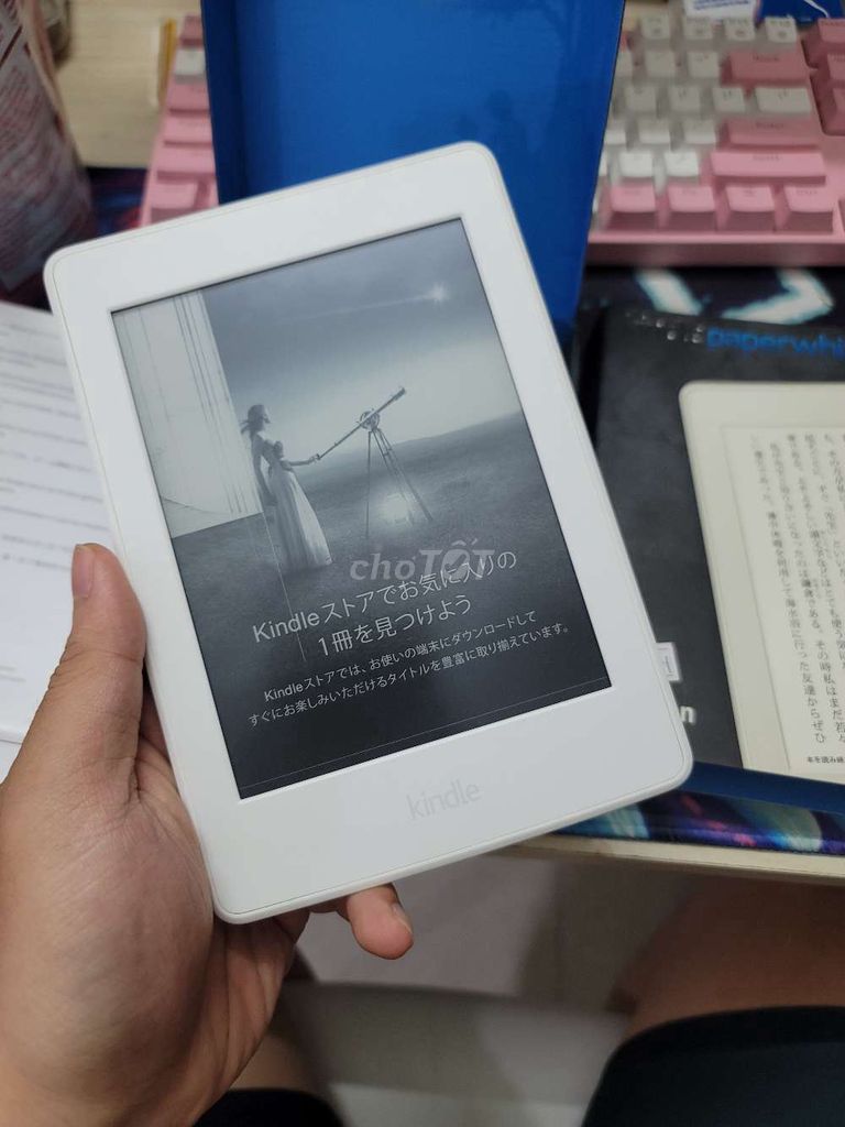 Bán Kindle Paperwhite màu trắng hư màn