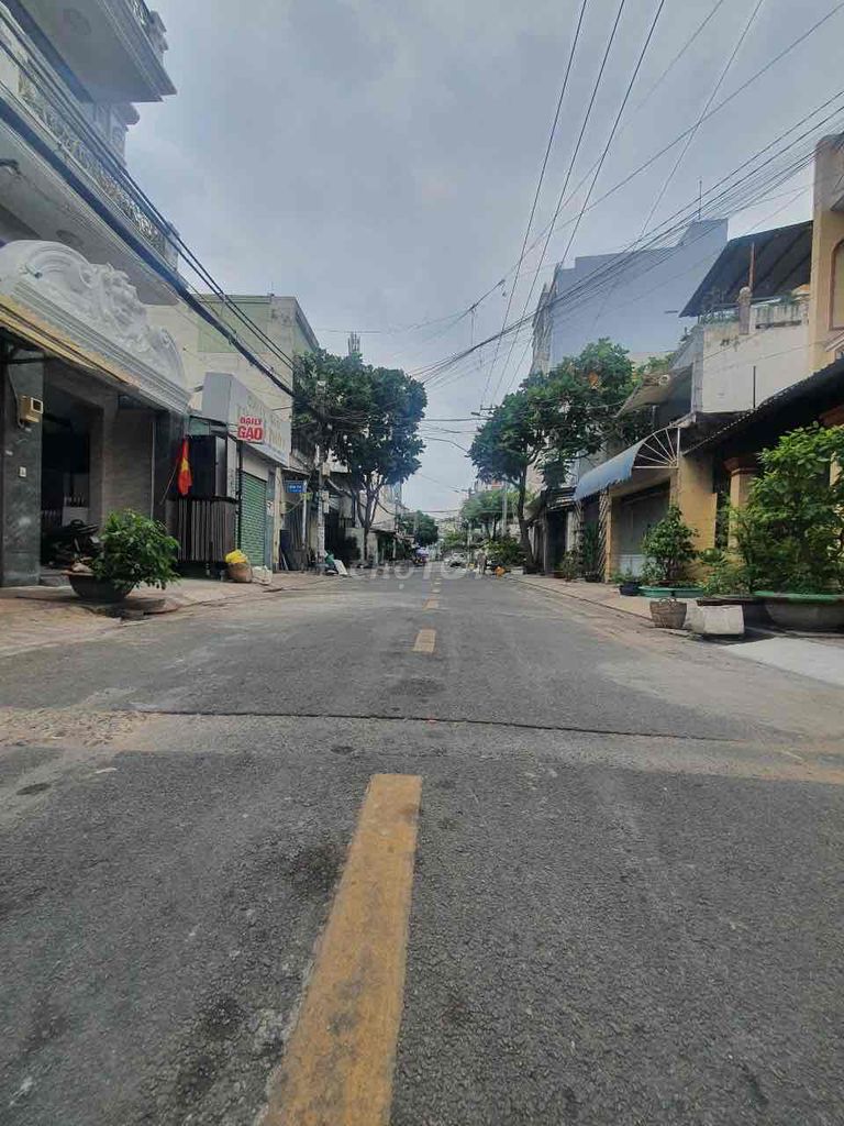Nhà mặt tiền Lê Lư , Phú Thọ Hoà , Quận Tân Phú