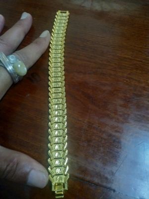 LẮC TAY inox mạ vàng. Mua bán Phụ kiện thời trang khác tại Quận 12 Tp Hồ Chí Minh được đăng bởi Thinh Duc