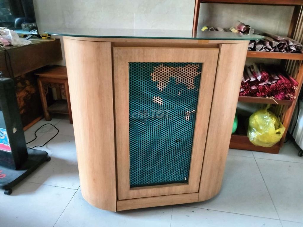 Tủ rượu Gỗ Kính Inox Vàng nhạt 4 tầng. Mua bán Tủ, kệ gia đình tại Quận Liên Chiểu Đà Nẵng được đăng bởi Pham Quyen plus hình 1