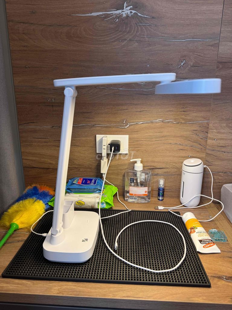 Đèn học chống cận UNIQ SOLAR E7 kiêm đèn ngủ