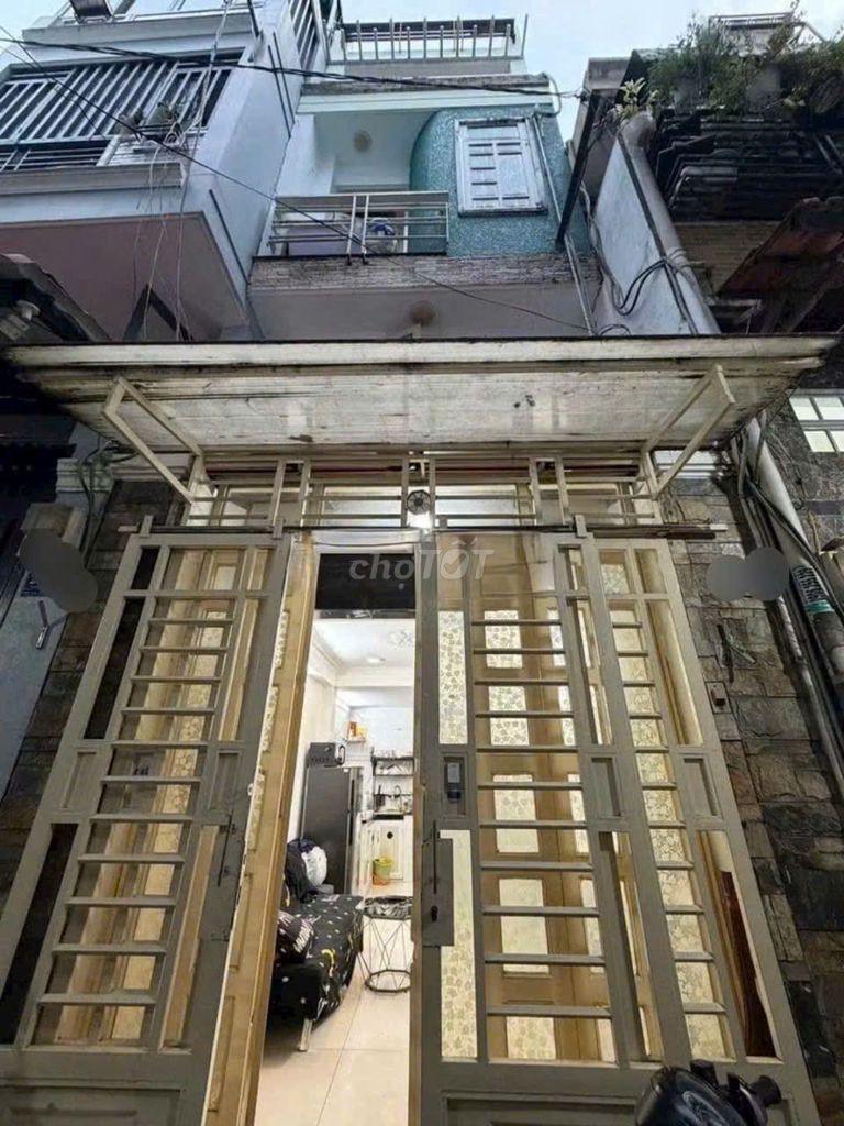 Аренда · 3 комн. · 30 м² · Quận 10, ул. Đường Nguyễn Tiểu La