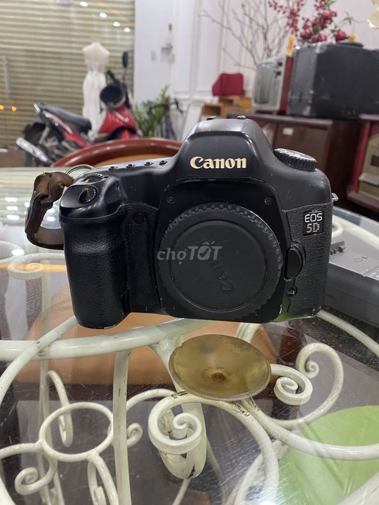 Máy ảnh Canon EOS 5D Đen. Mua bán Máy ảnh, Máy quay tại Huyện Bình Chánh Tp Hồ Chí Minh được đăng bởi tung  hình 1