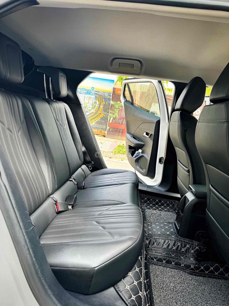 Peugeot 2008 GTline - trắng siêu đẹp siêu cá tính. Mua bán Ô tô tại Quận Cầu Giấy Hà Nội được đăng bởi Thái Hoàng Long Auto hình 16