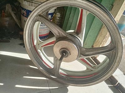 Cặp bánh mâm 3 đao như hình. Mua bán Phụ tùng xe tại Quận Tân Phú Tp Hồ Chí Minh được đăng bởi Anh Vĩ