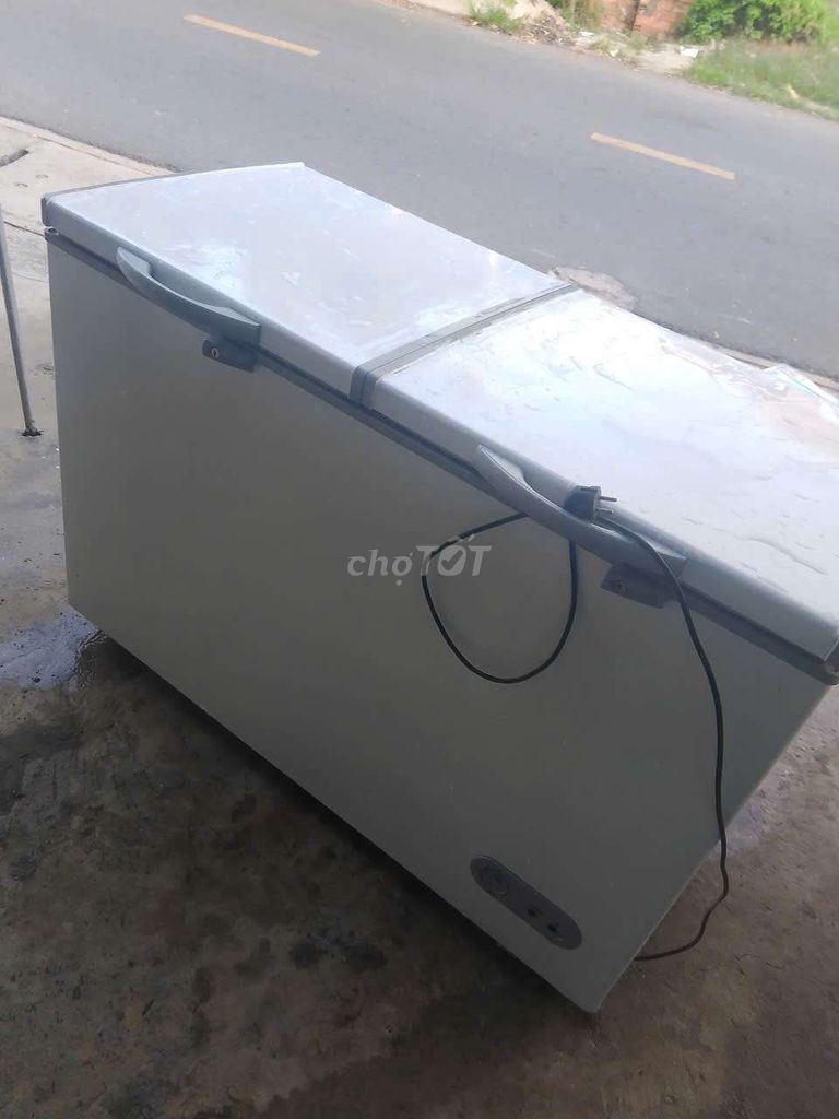 Tủ đông màu Trắng. Mua bán Tủ lạnh tại Thành phố Thủ Dầu Một Bình Dương được đăng bởi Hải Đăng hình 1