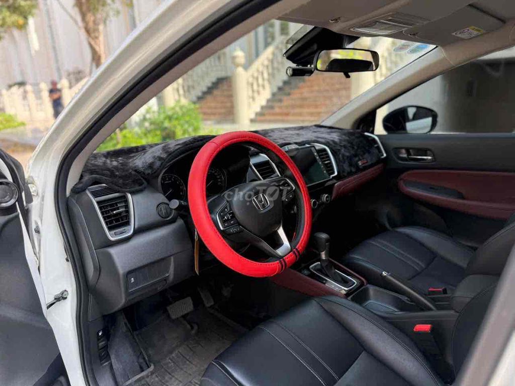 Honda City 2024 L 1.5 AT - 27000 km. Mua bán Ô tô tại Thành phố Dĩ An Bình Dương được đăng bởi Hiển phạm hình 12