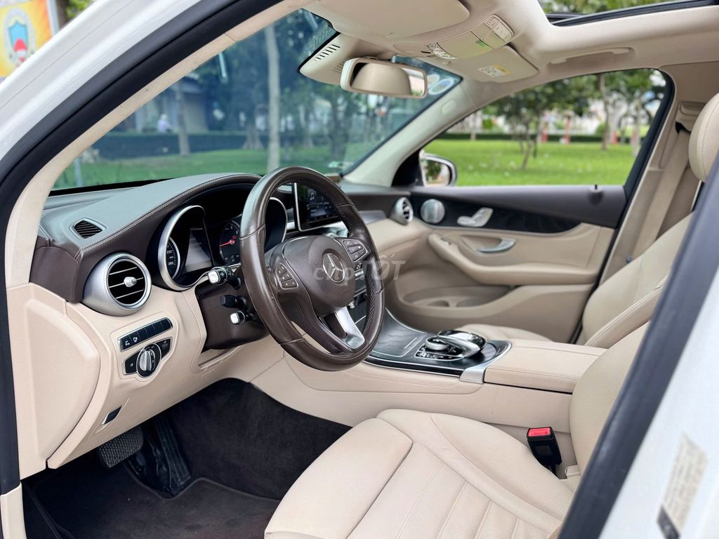 Mercedes Benz GLC300 4MATIC Sx 2018 Full Option. Mua bán Ô tô tại Quận Gò Vấp Tp Hồ Chí Minh được đăng bởi Hoàng Pháp hình 5