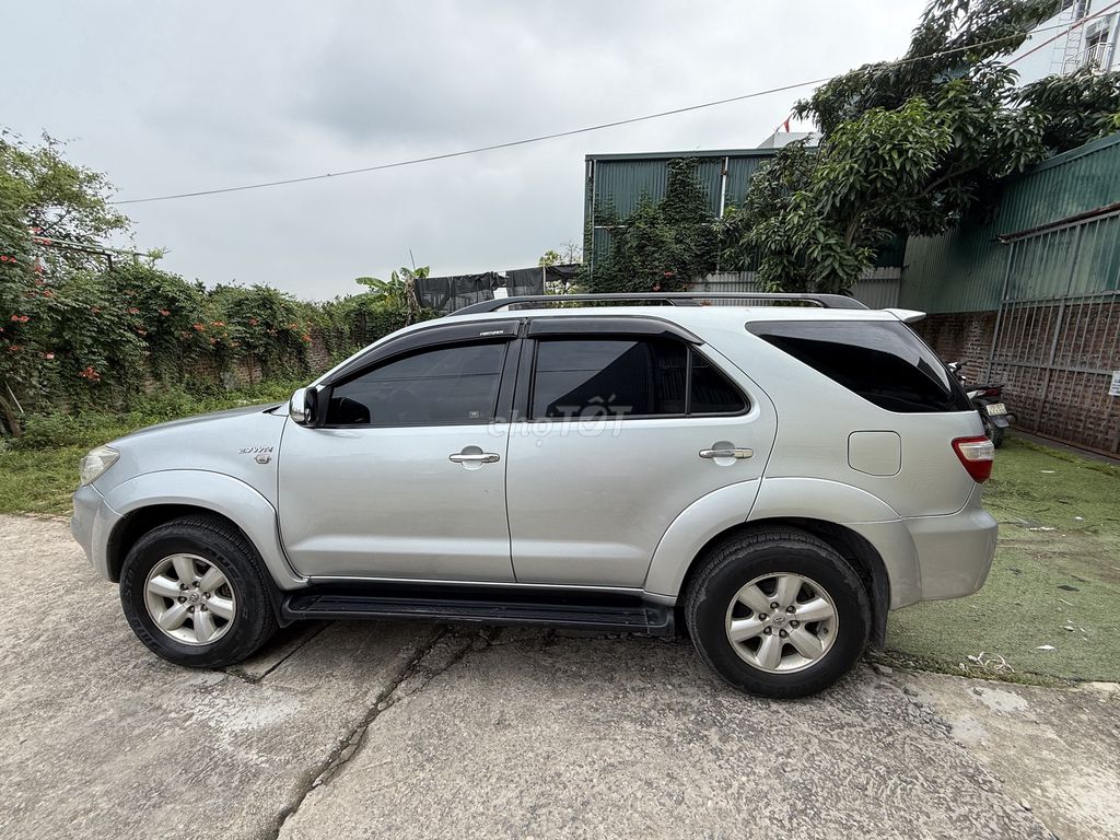 Toyota Fortuner 2010 2.7V 4x4 AT - 220000 km. Mua bán Ô tô tại Quận Bắc Từ Liêm Hà Nội được đăng bởi Nguyễn Thành Trung hình 1