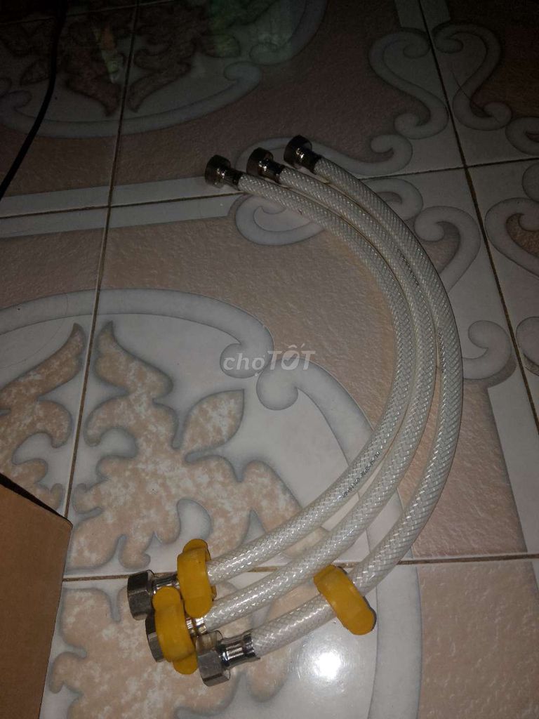Dây ống nước Nhựa 50cm. Mua bán Thiết bị vệ sinh, nhà tắm tại Quận 1 Tp Hồ Chí Minh được đăng bởi Bí ẩn Người hình 1