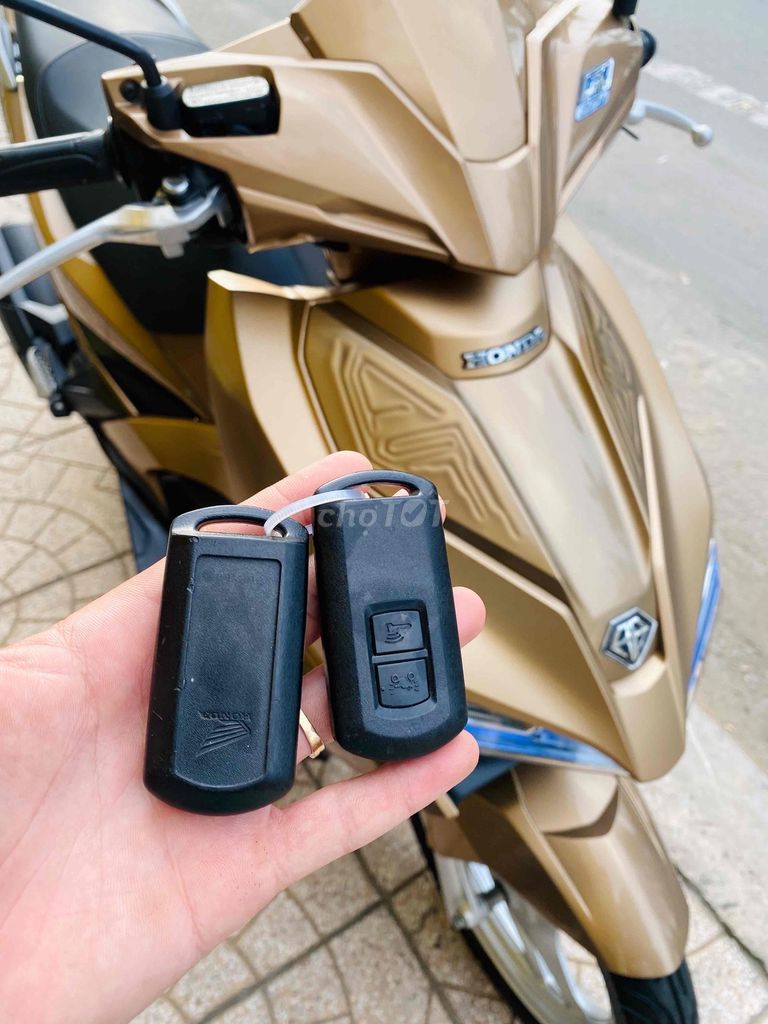 AB 2018 khoá smarkey siêu đẹp chuẩn 24k km zin✅. Mua bán Xe máy tại Quận Ninh Kiều Cần Thơ được đăng bởi Hiếu Xe máy Tân Liên Hưng 2 hình 8