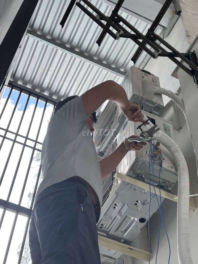 Vệ sinh tháo lắp máy lạnh sài gòn. Dịch vụ tại Huyện Hóc Môn Tp Hồ Chí Minh được đăng bởi Phùng Thị Hậu  hình 1