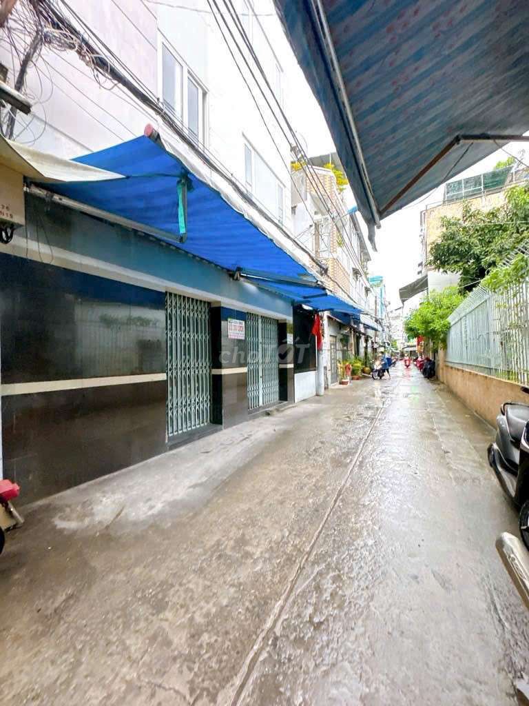 Xe Hơi Đỗ Cửa 99,8m Không Quy Hoạch Q4