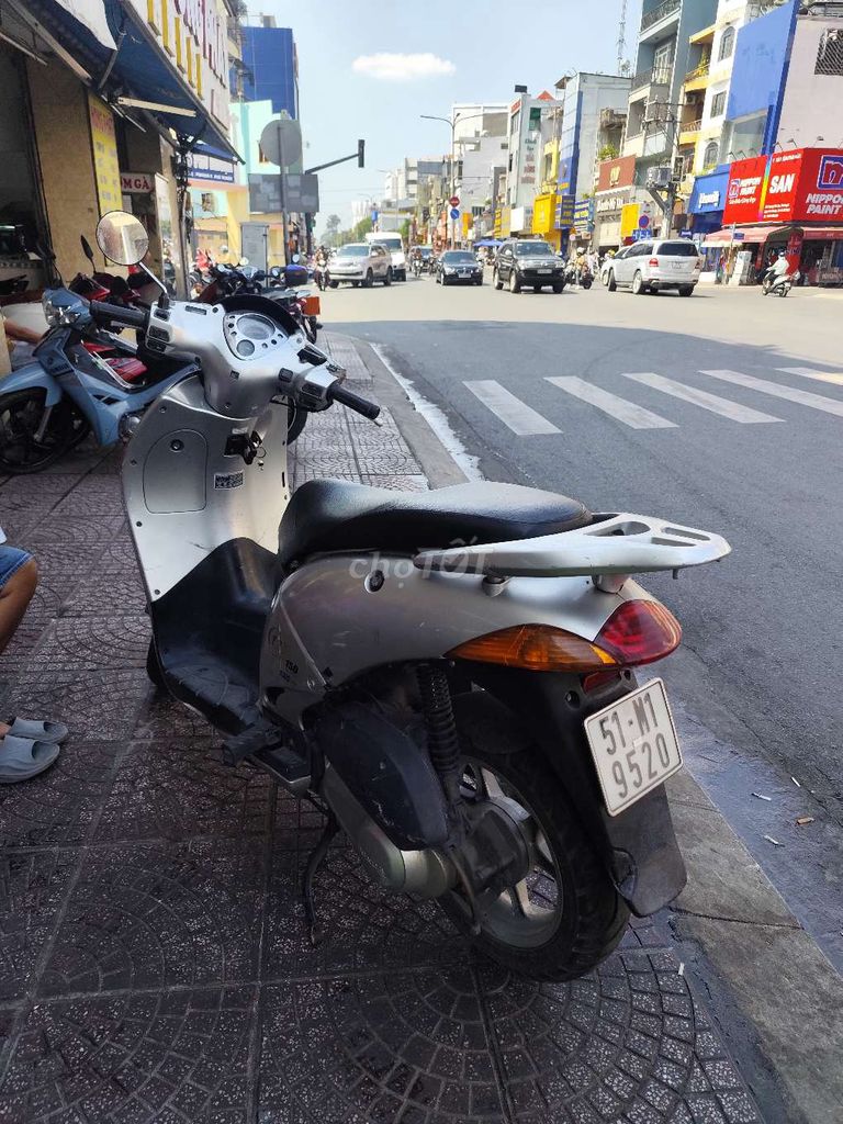 Honda Dylan màu Bạc. Mua bán Xe máy tại Quận Phú Nhuận Tp Hồ Chí Minh được đăng bởi Hiếu Nguyễn hình 3