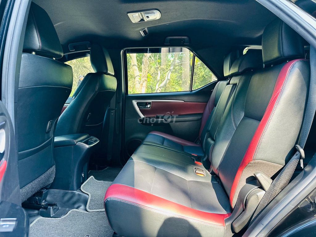 Fortuner Legender 2.4 AT 4x2 2022 - 55000km. Mua bán Ô tô tại Thành phố Dĩ An Bình Dương được đăng bởi Siêu Thị Ô Tô Bình Dương  hình 10