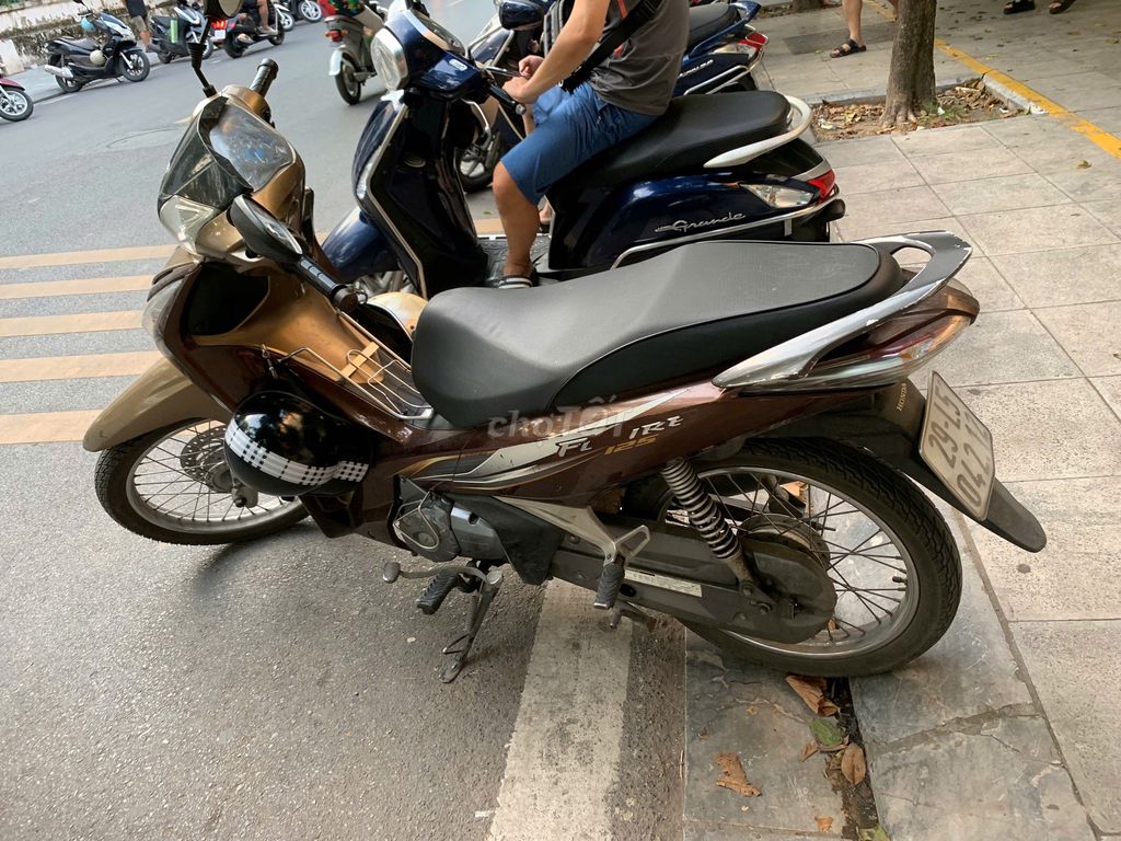 Bán xe Honda Future chính chủ đi. Mua bán Xe máy tại Quận Đống Đa Hà Nội được đăng bởi Tuấn hình 1