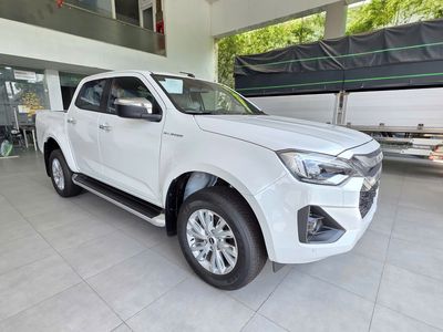 Ban tải Isuzu D-Max Hi-Lander Trắng