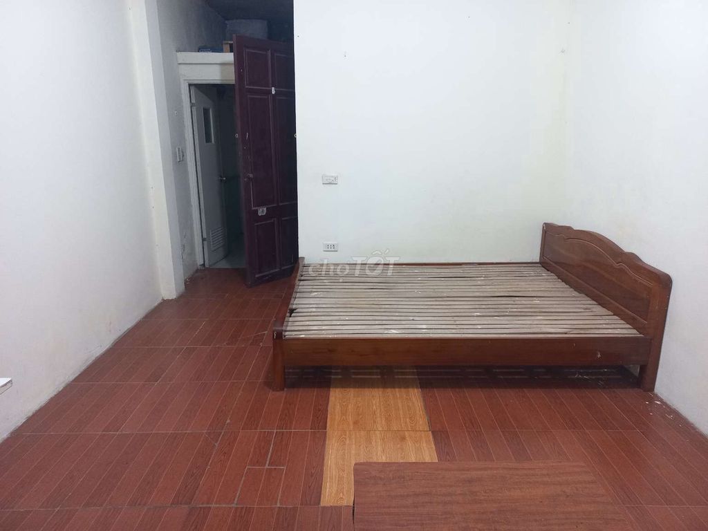 Изолированная комната 25м² в Диньтхоне, аренда 3 млн/мес с мебелью