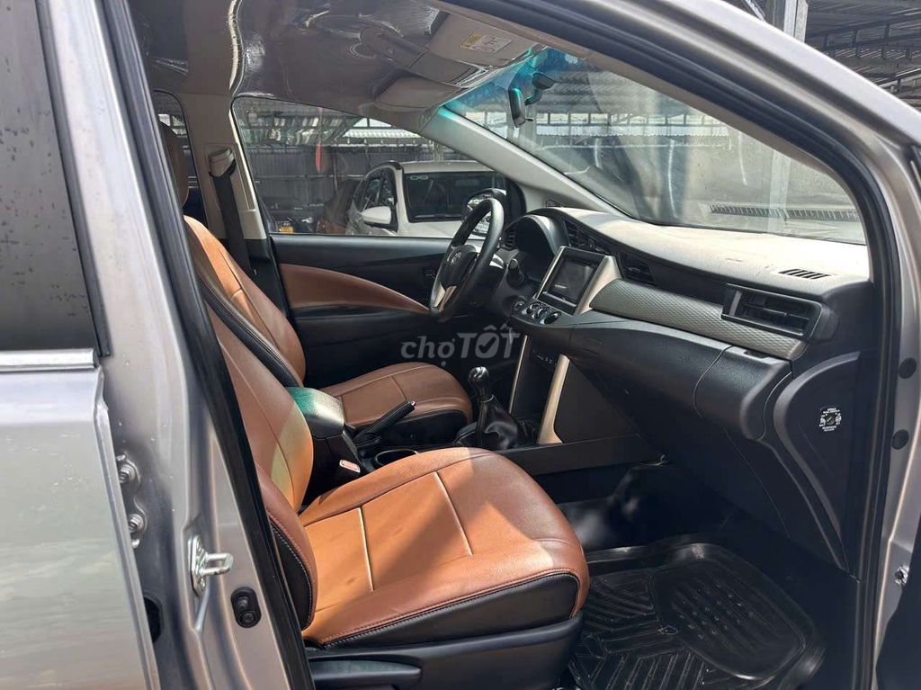 INNOVA 2.0E 2018 MT 118000KM BẢO HÀNH 1 NĂM. Mua bán Ô tô tại Quận Bình Tân Tp Hồ Chí Minh được đăng bởi Lê Tử can  hình 9