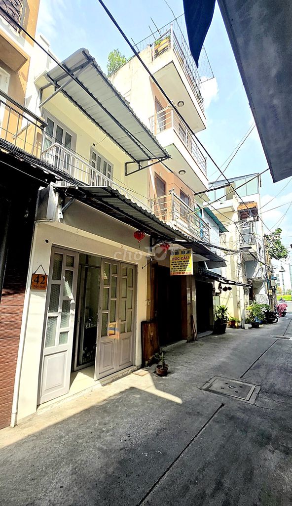 Аренда · 2 комн. · 24 м² · Quận 1, ул. Đường Nguyễn Bỉnh Khiêm