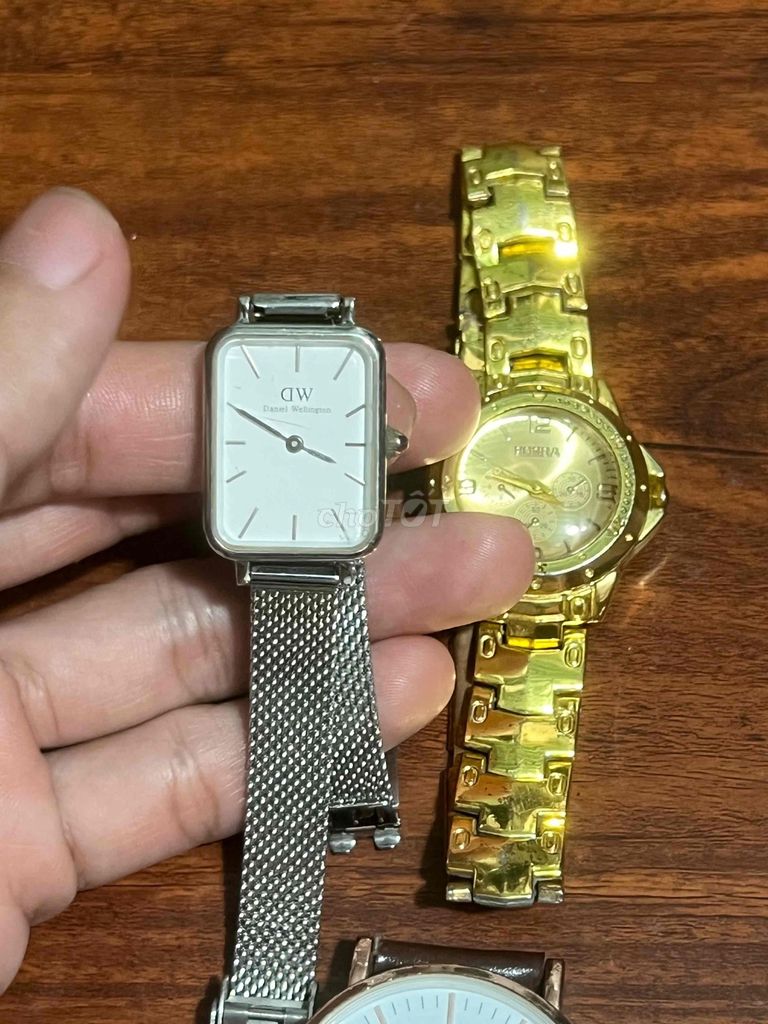 Đồng hồ Daniel Wellington Thép không gỉ. Mua bán Đồng hồ tại Thành phố Châu Đốc An Giang được đăng bởi Lê Bình Cầm Đồ 2 hình 1