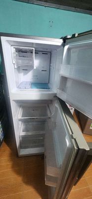 Thanh lý tủ lạnh 250l nguyên bản.
