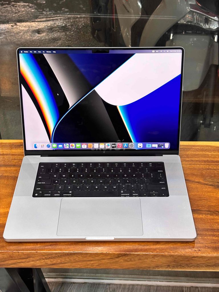 Macbook Pro 16" M1 Pro 32/1TB 99% Pin 95%