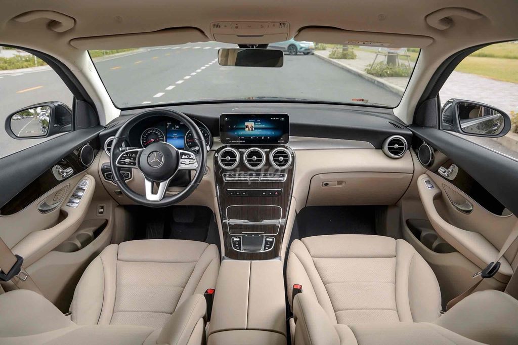 Mercedes_GLC200 (V1) Sx 2022 Bao Bank 90%. Mua bán Ô tô tại Quận 7 Tp Hồ Chí Minh được đăng bởi PHÁT ĐẠT LUXURY CAR hình 7